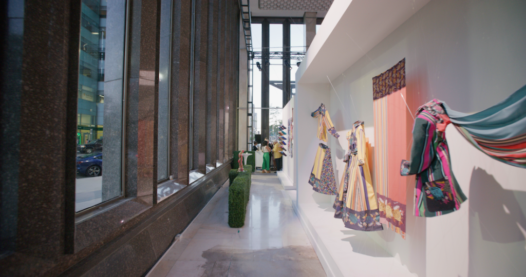 Dante Alighieri Society: Love IT, custom structures