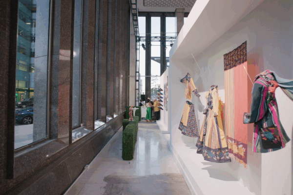 Dante Alighieri Society: Love IT, custom structures