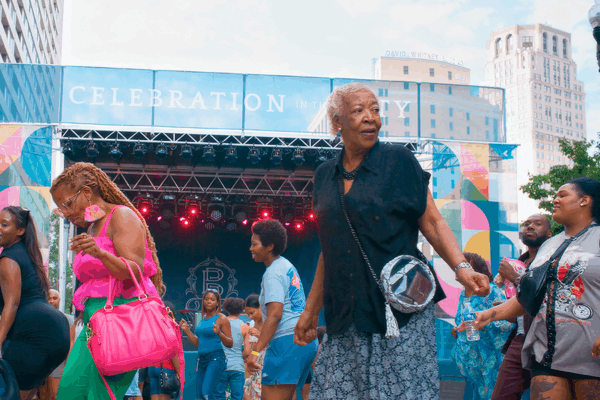 Book Tower Celebration: photo of crowd at the concert.