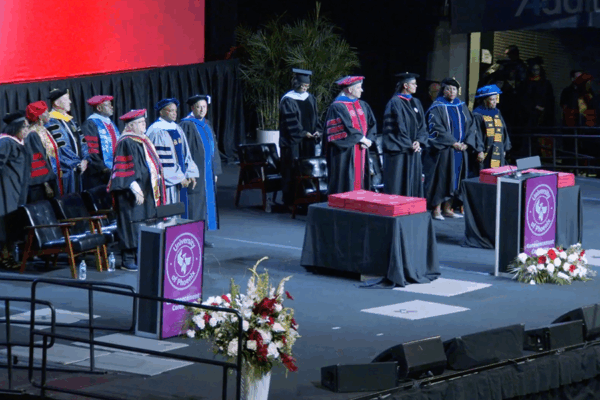 Live Event Production — University of Phoenix Spring Commencement