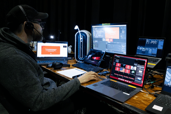 Live Event Production — University of Phoenix Spring Commencement