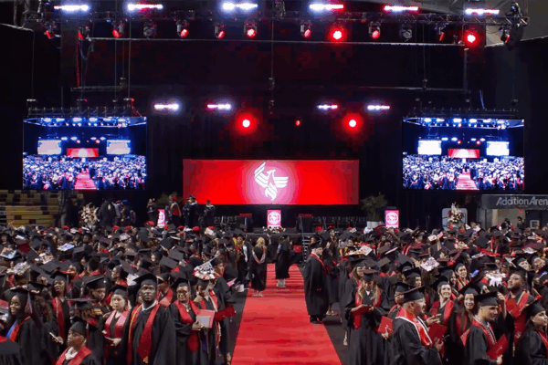 Live Event Production — University of Phoenix Spring Commencement