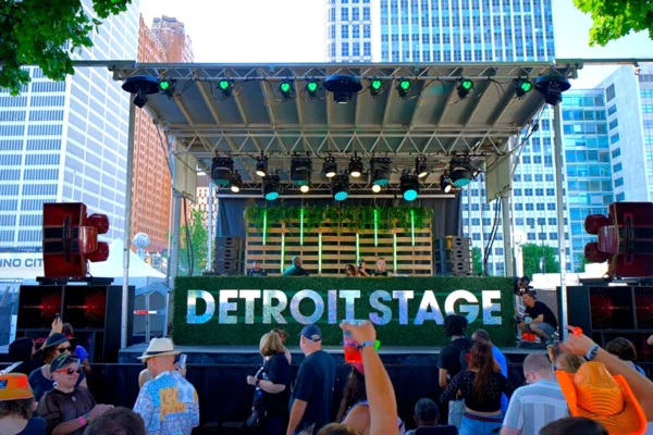 DJ Stage and crowd